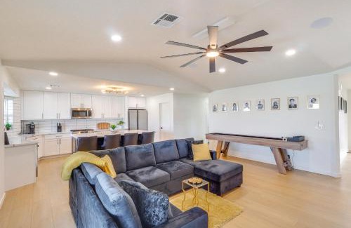 Lake Havasu City Casa | 2 Mi to Windsor Beach! Updated, Sleek Family Home