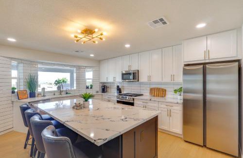 Lake Havasu City Casa | 2 Mi to Windsor Beach! Updated, Sleek Family Home