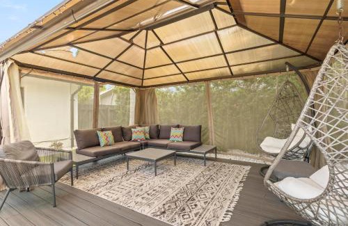 Deerfield Beach Casa | 2 miles to Beach~ Pool ~Cabana~ Pool Table
