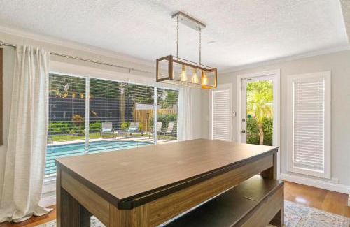 Deerfield Beach Casa | 2 miles to Beach~ Pool ~Cabana~ Pool Table