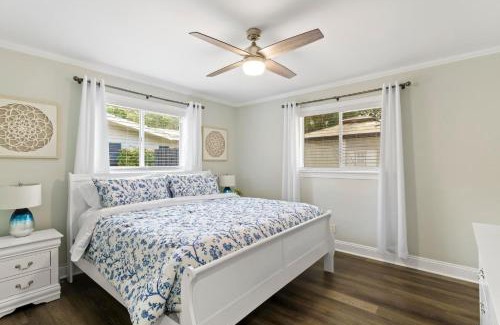 Deerfield Beach Casa | 2 miles to Beach~ Pool ~Cabana~ Pool Table