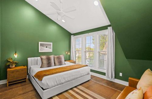 Historic Waverly Casa | 2 Miles to DWNTN Walk to Coffee Food Comedy Club