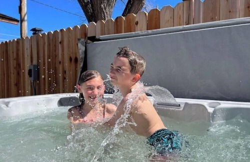 Williams Cabaña | 2 min from rt 66- hot tub-firepit-bocceball-bbq