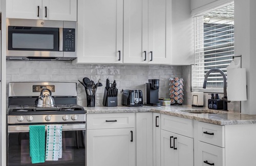 Seaside Heights Casa | 2 Min to Beach with Towels+ Linens, AC, BBQ Grill, Keurig Coffee