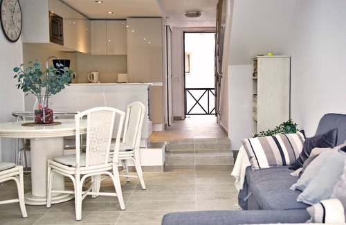 El Madronal Chalet De Esquí | 2 min Walk to Beach - Private Solarium Bungalow