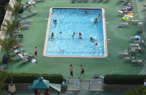 Diamond Head - Kapahulu - St. Louis Condominio | 2 min walk to the beach / Parking , Kitchen , Pool