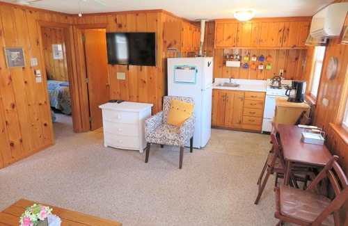 Dennis Port Casa | 2 Minute Walk to Beach, Cape Cod Escape