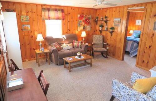 Dennis Port Casa | 2 Minute Walk to Beach, Cape Cod Escape