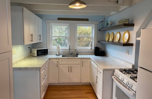 Ocean Bluff-Brant Rock Casa | 2-minute walk to private beach - Sunrise Beach House Marshfield!