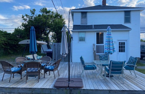 Ocean Bluff-Brant Rock Casa | 2-minute walk to private beach - Sunrise Beach House Marshfield!