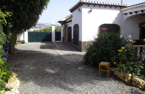 Motril Cabaña | A 2 MINUTOS DE MOTRIL Y TORRENUEVA.PISCINA Y GRAN ZONA AJARDINADA. PLAY
