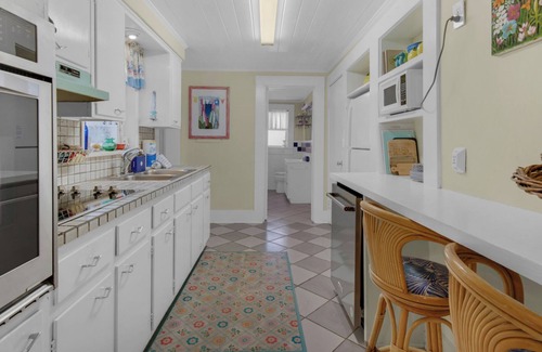 Seagrove Beach Casa | 2 Minutes to the Beach; Close to Seaside, Vintage Cottage in Old Seagrove