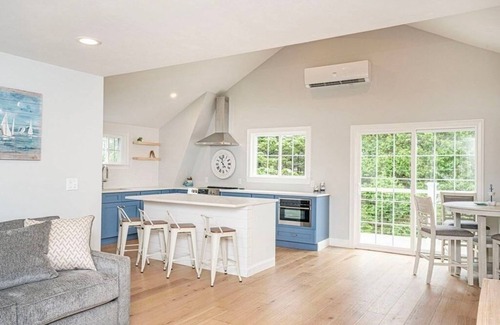 Sandwich Casa | 2 minutes to the beach! Newly renovated family-sized beach home
