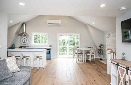 Sandwich Casa | 2 minutes to the beach! Newly renovated family-sized beach home