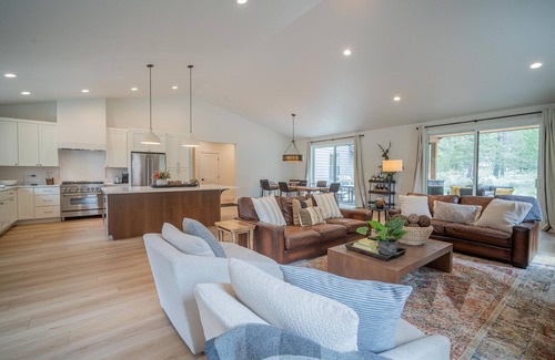 Deer Park Casa | 2 Mt. Adams Lane | 4BD / 4.5BA, Sleeps 10