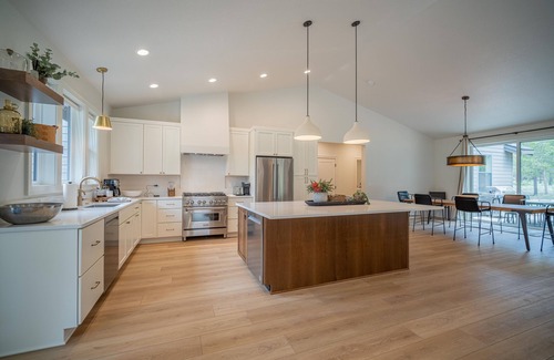 Deer Park Casa | 2 Mt. Adams Lane | 4BD / 4.5BA, Sleeps 10