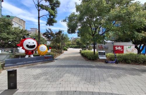 Sinchon-dong Apartamento | #2 NEW open 신축건물 엘리베이터 짐보관 홍대입구역 도보5분 마포구 쇼핑