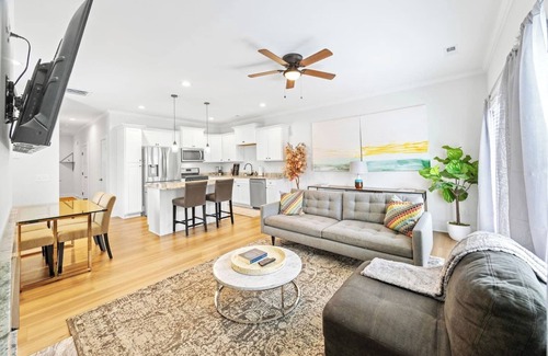 Drayton Casa | 2 New Townhomes | 2024 Spartanburg Stay for 9
