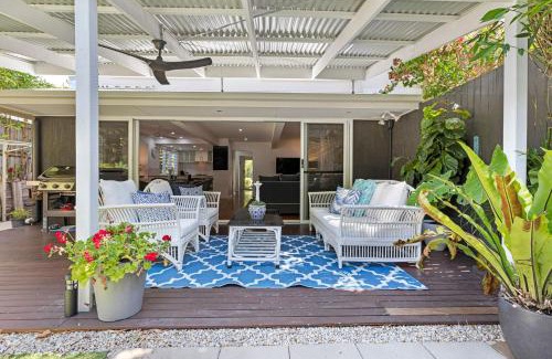 Sunshine Beach Casa | 2 "Ocean Whisper" 16 Solway Drive - Dog Friendly Tropical Oasis