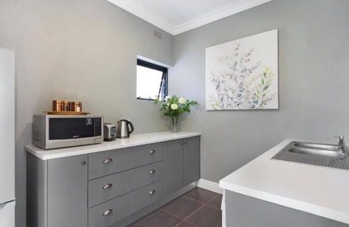 Lakeside Casa | 2 On Lismore Guesthouse 15