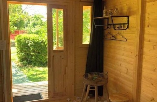 Monbequi Cabina | 2 or 4-seater caravan in wooded park.