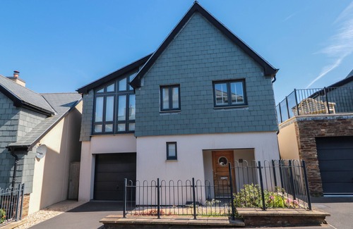 Salcombe Cabaña | 2 Orchard Drive