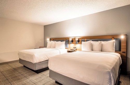 Richardson Hotel | 2 Pet-friendly Units w/ FREE Parking, Outdoor Pool, Near Point North Park!