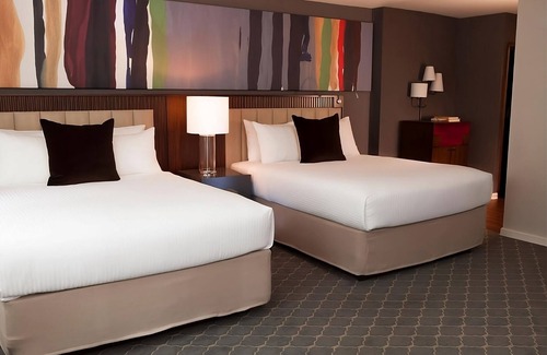 Turtle Bay Complejo | 2 Pet-friendly Units w/ Kitchen! Minutes to MoMA and Central Park Zoo!