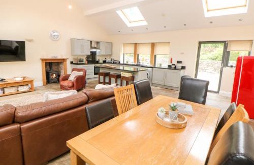 Hollow Meadows Casa | 2 Pheasant Lane