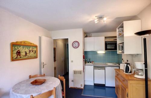 Les Bruyeres Apartamento | 2 pièces cabine cosy 4 pers, pied des pistes, parking gratuit, Les Menuires - FR-1-178-369