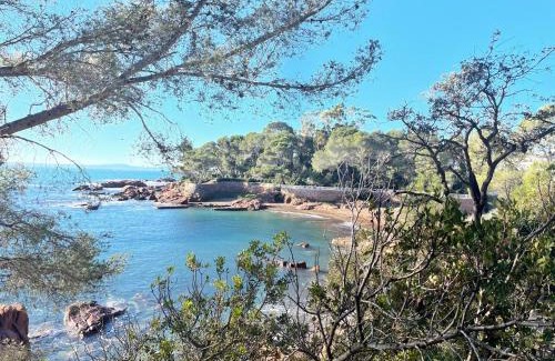 Boulouris-sur-Mer Apartamento | 2 pièces Saint Raphael rénové, classé 4 étoiles, 100 m plages, piscine, tennis, parc, terrasse, jardin privatif