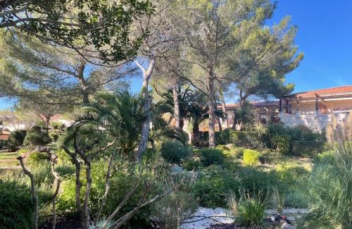 Boulouris-sur-Mer Apartamento | 2 pièces Saint Raphael rénové, classé 4 étoiles, 100 m plages, piscine, tennis, parc, terrasse, jardin privatif