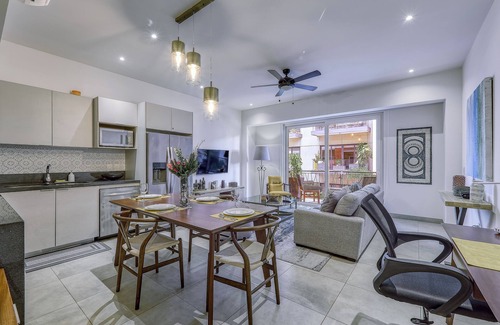 Emiliano Zapata Condominio | 2 Pools & Gym w/Workspace | Romantic Zone 1BR