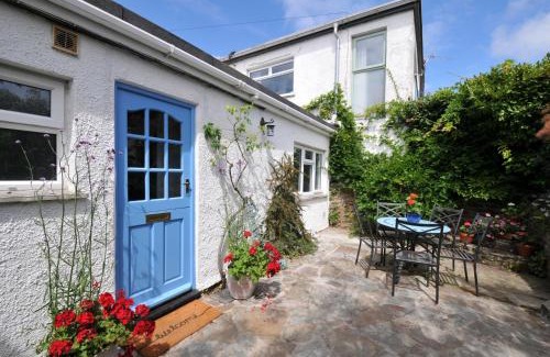 Rock Casa | 2 Porthilly Cottages