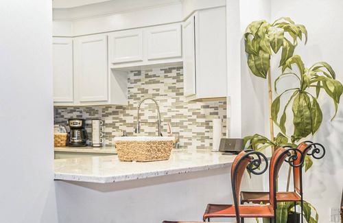 Hanahan Casa | 2 Private Balconies ° Fire Place ° BBQ
