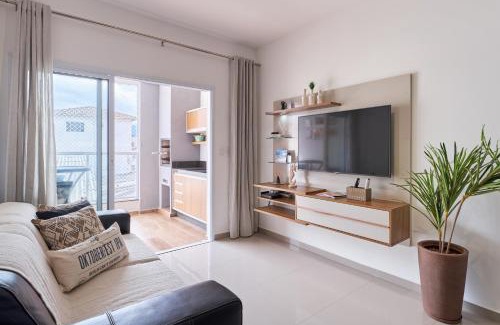 Centro Apartamento | 2 QUARTOS com Churrasqueira na Varanda, Piscina, Garagem interna, WiFi 500mbps, Ar Condicionado e Telas de Proteção