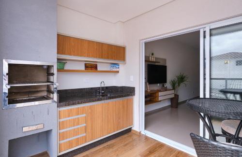 Centro Apartamento | 2 QUARTOS com Churrasqueira na Varanda, Piscina, Garagem interna, WiFi 500mbps, Ar Condicionado e Telas de Proteção