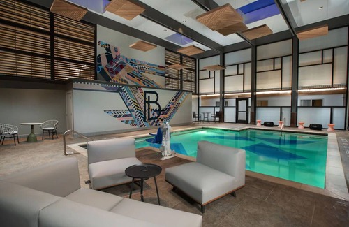 Northeast Dallas Casa | 2 Queen Beds Room in the Heart of Dallas, The Beeman Hotel, Live Music