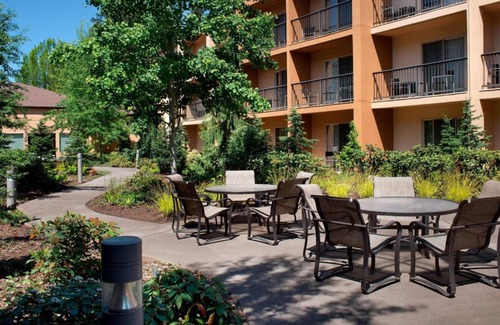 Tanasbourne Casa | 2 Relaxing Units Near Streets of Tanasbourne Mall, Pets Allowed, Indoor Pool!