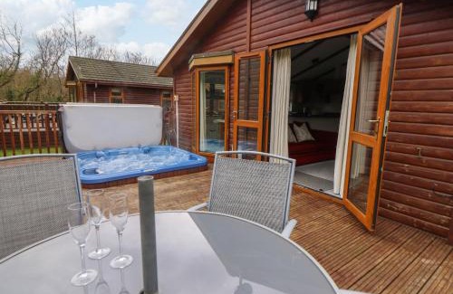 Cenarth Casa | 2 Riverside Lodge