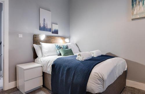 Llanelli Apartamento | 2 RM Studio, Smart Tv's, close to all amenities