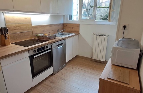 Est Apartamento | 2-room apartment overlooking the park, walking distance to town center