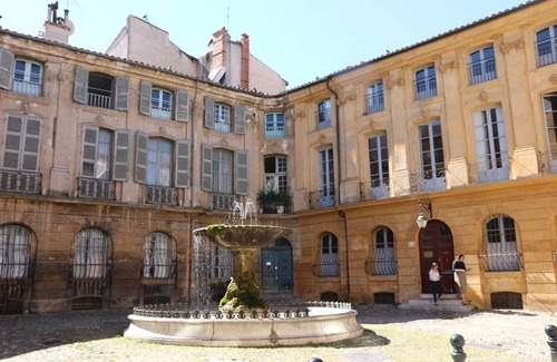 Est Apartamento | 2-room apartment overlooking the park, walking distance to town center