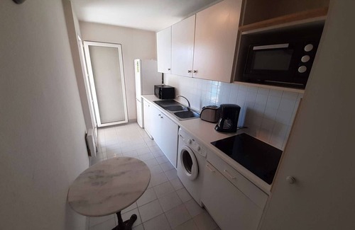 Frejus Port Apartamento | Apartamento de 2 piezas con terraza y aparcamiento, cerca de talasoterapia