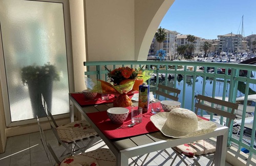 Frejus Port Apartamento | Apartamento de 2 piezas con terraza y aparcamiento, cerca de talasoterapia