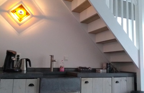 Slotervaart Apartamento | Estudio de 2 habitaciones con baño en villa urbana con estacionamiento privado gratuito