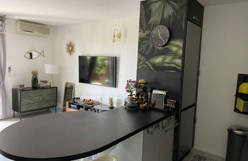 Martigues Apartamento | 2 Rooms 4☆ 45m2- Calm, Comfort, Sea at 300m, Garden, Terrace, Pools, Parking