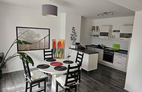 Gevelsberg Casa | 2 rooms in the "WG-Haus" / guest house, quiet location, single room and double room with private bathroom