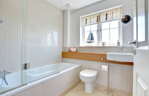 St Merryn Casa | 2 Rose Terrace - Three Bedroom House, Sleeps 6