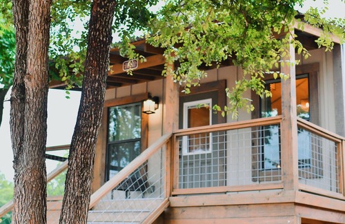 Seguin Cabina | 2 Son's Geronimo - Birdhouse Cabin
